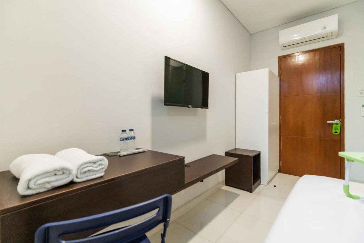 Urbanview Hotel Casa Kota Mangga Besar จาการ์ตา ภายนอก รูปภาพ